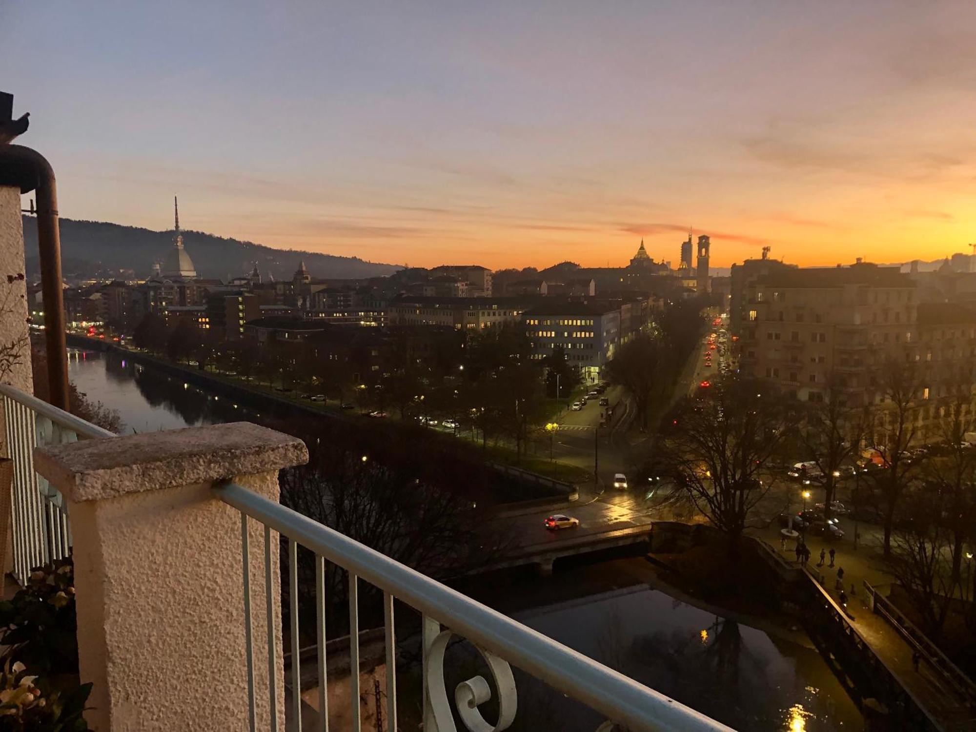 Attico Ellen Terrazza Con Vista Apartment Turin Luaran gambar