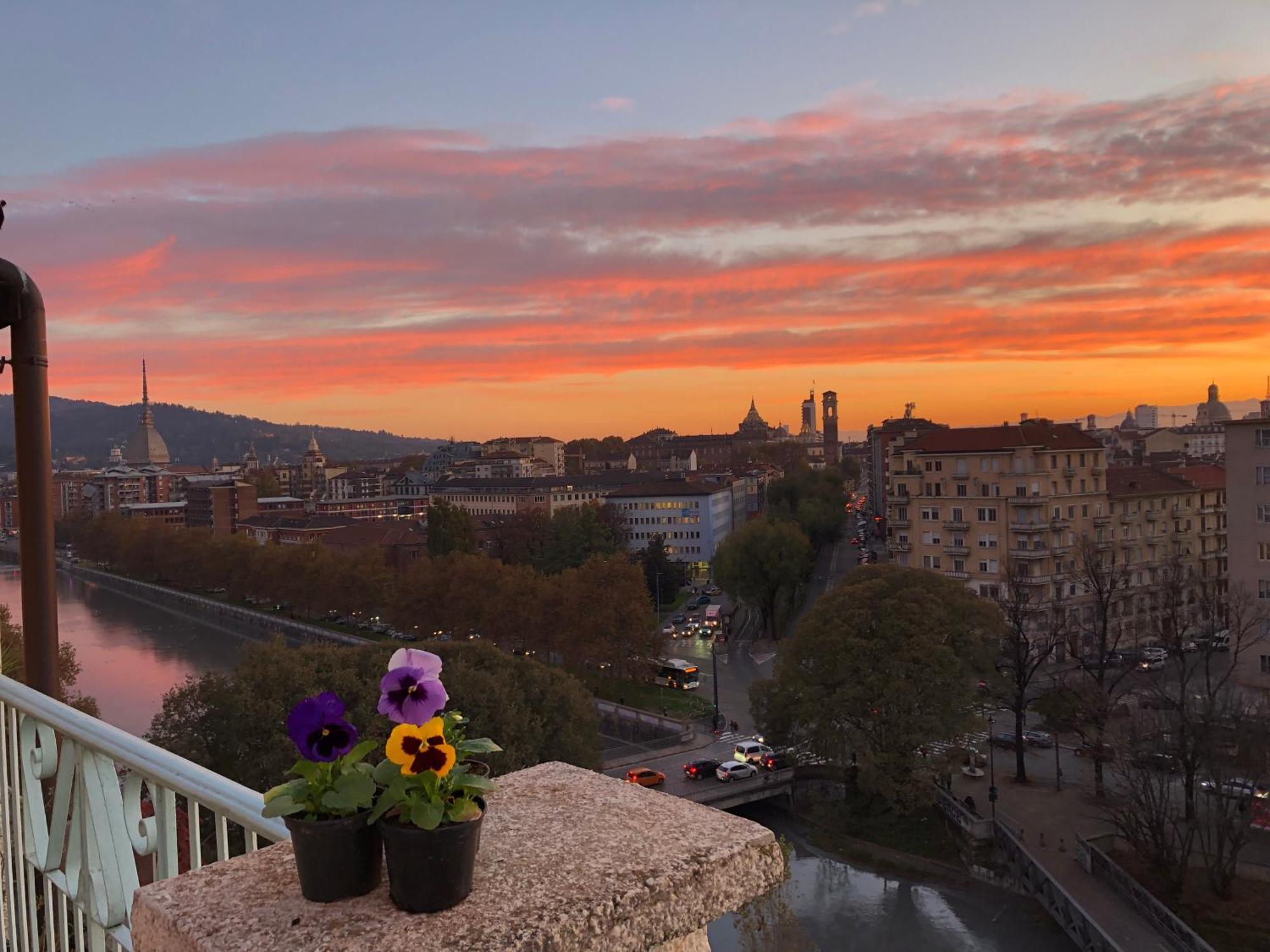 Attico Ellen Terrazza Con Vista Apartment Turin Luaran gambar